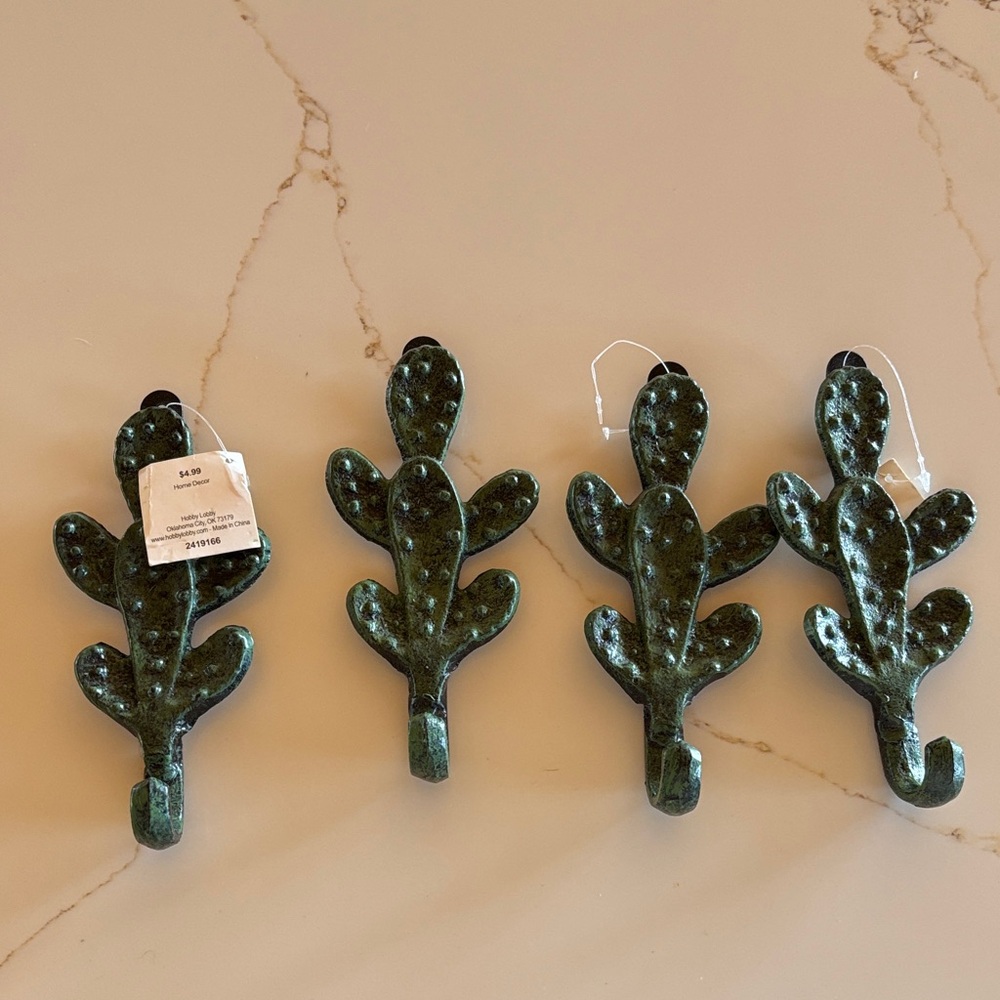 Green cast iron Cactus Wall Hook - Decorative Home Wall Decor